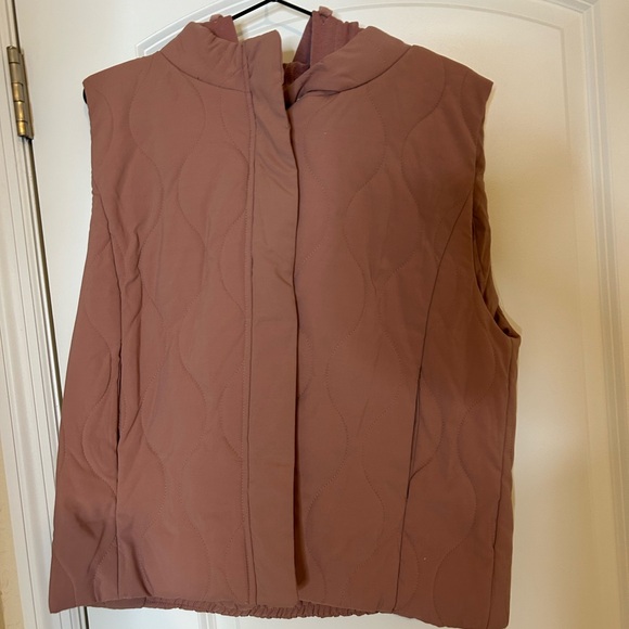 New In puffer vest - Picture 1 of 4